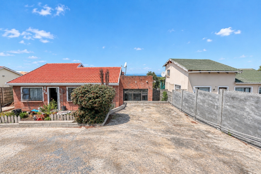 3 Bedroom Property for Sale in Sunnyridge Eastern Cape